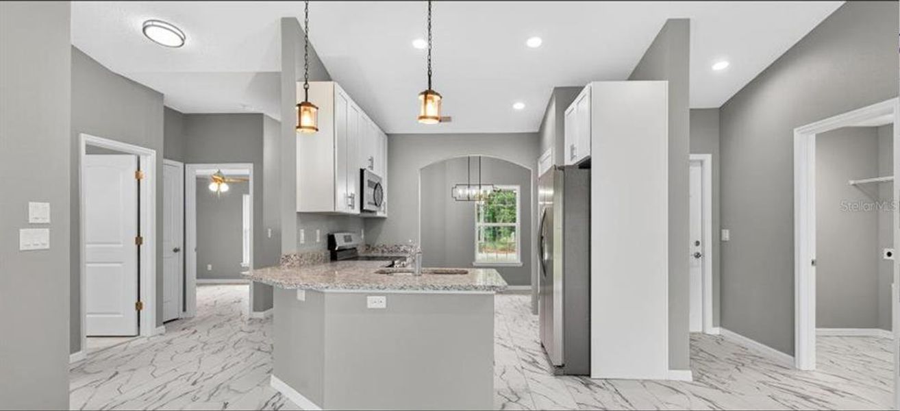 Furnished interior view inside a new home in , Ocklawaha (Image 10).