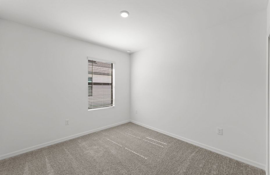 Spacious, unfurnished interior of a new home in Whispering Lakes, Lehigh Acres (Image 20).