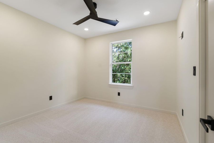 Spacious, unfurnished interior of a new home in , Livingston (Image 32).