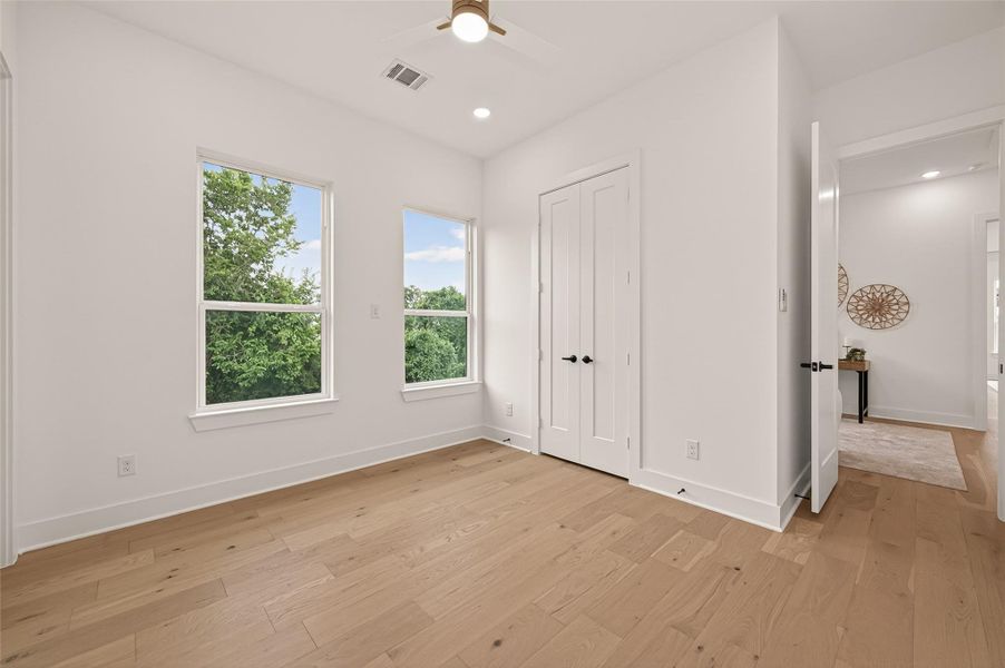 Spacious, unfurnished interior of a new home in , Houston (Image 29).
