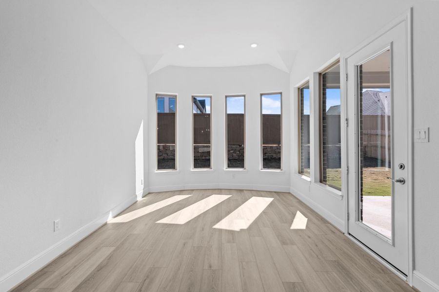 Spacious, unfurnished interior of a new home in Chambers Creek, Willis (Image 19).