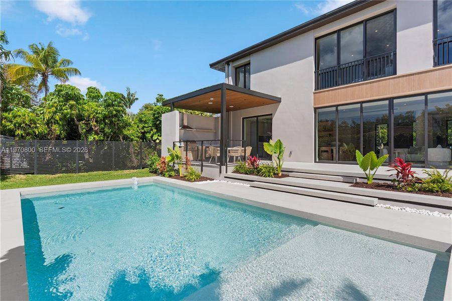 Exterior details and patio area of a home in , Miami (Image 33).