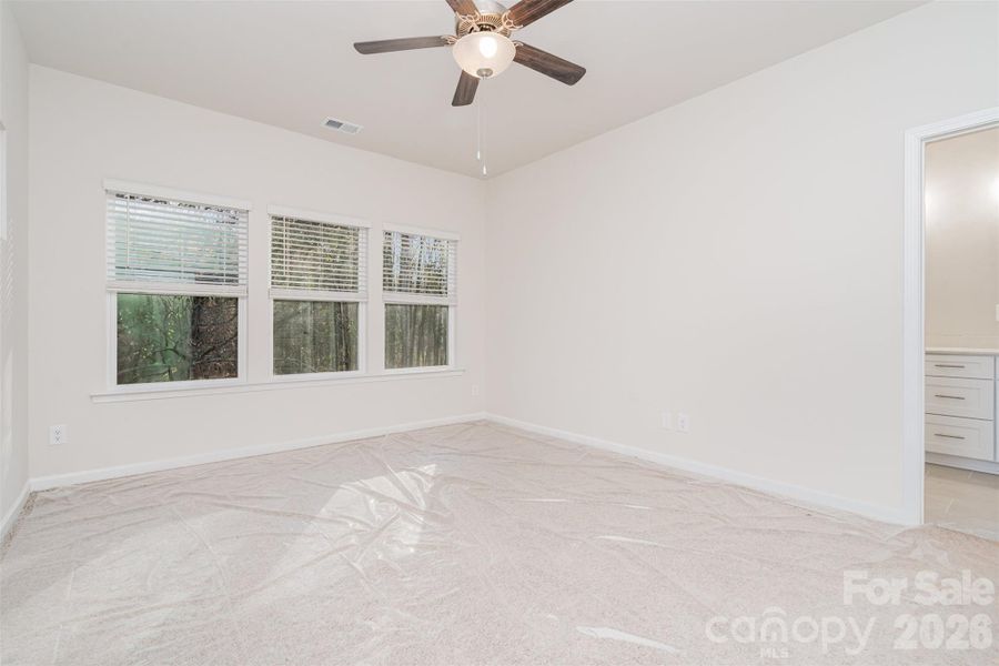 Spacious, unfurnished interior of a new home in , Charlotte (Image 20).