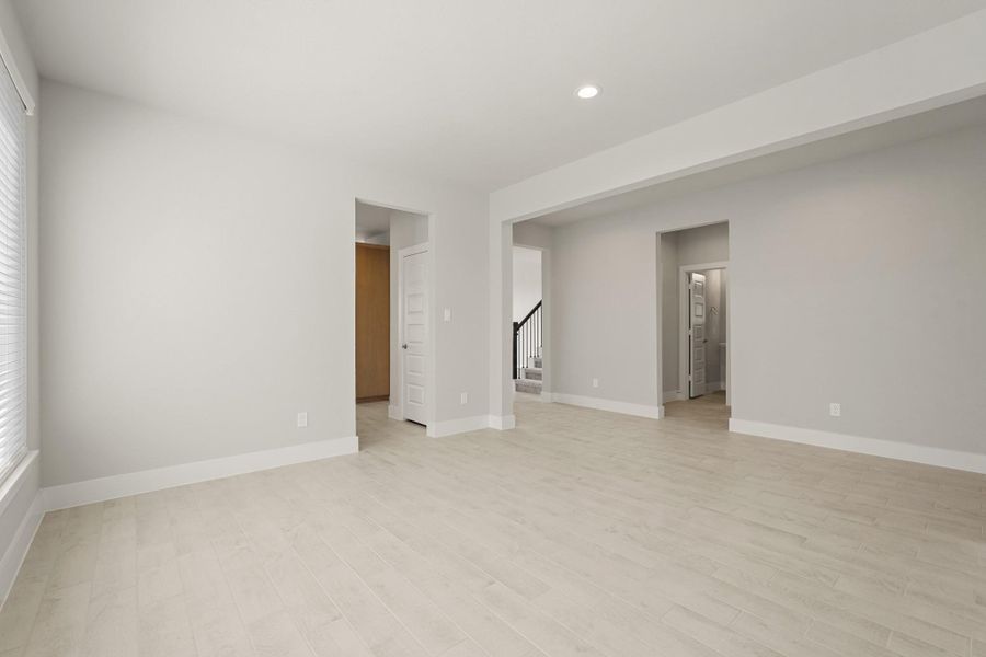 Spacious, unfurnished interior of a new home in Briarwood Crossing, Rosenberg (Image 18).
