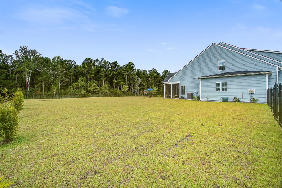 Exterior details and patio area of a home in Pamlico Terrace, Awendaw (Image 4).