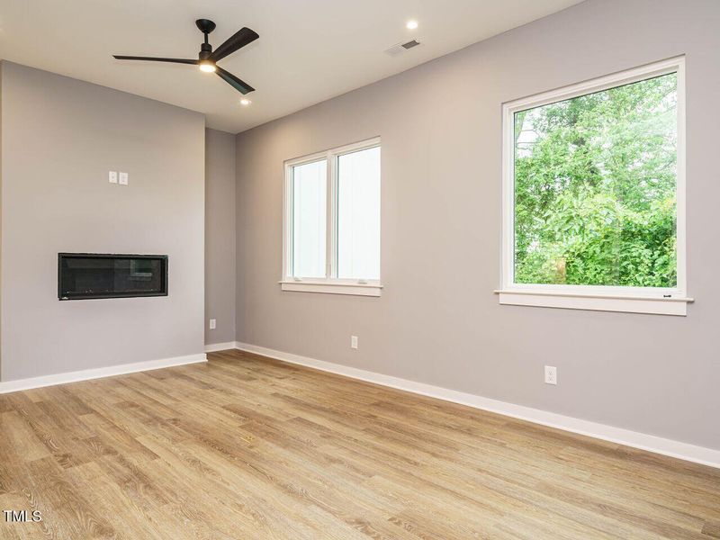 012-1280x960-living-dining