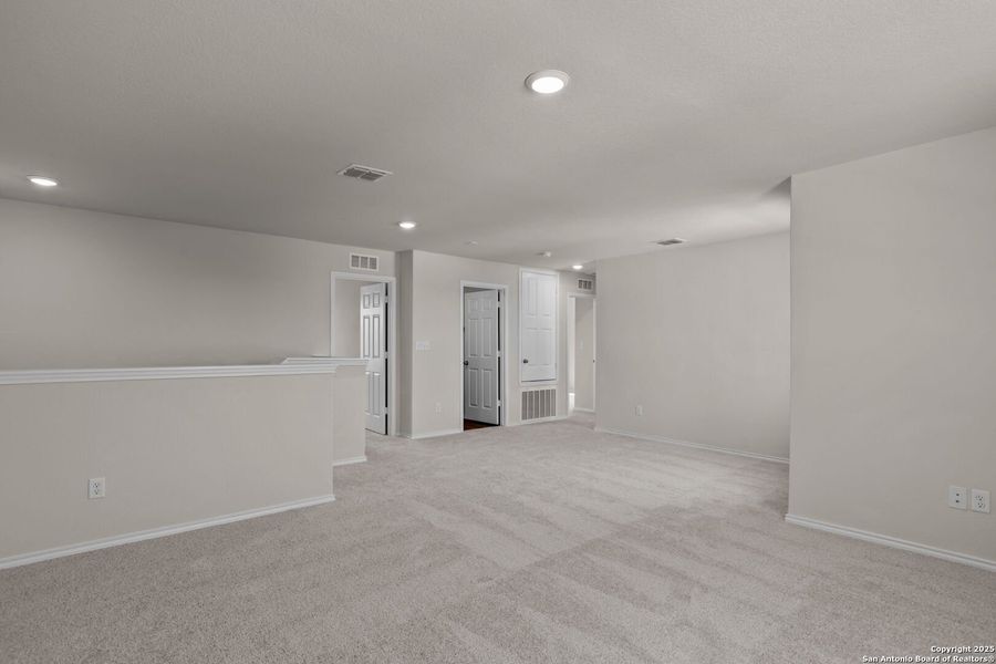 Image 11 of a home in Cinco Lakes. Image 11 of a home in Cinco Lakes.