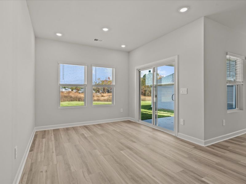 Spacious, unfurnished interior of a new home in Vickery Station, Woodruff (Image 14).