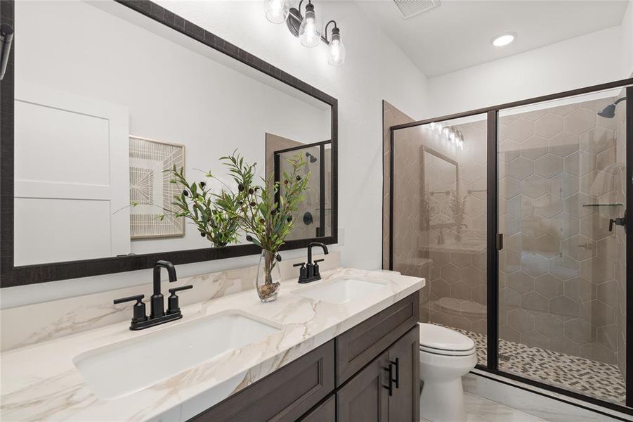 *Model Representation - Spacious secondary bathroom