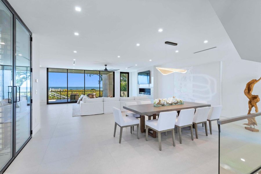 Furnished interior view inside a new home in , Jupiter Island (Image 4).