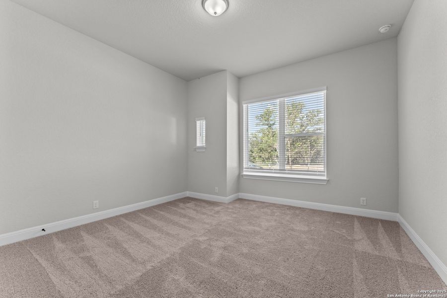 Spacious, unfurnished interior of a new home in Davis Ranch 60', San Antonio (Image 22). Spacious, unfurnished interior of a new home in Davis Ranch 60', San Antonio (Image 22).