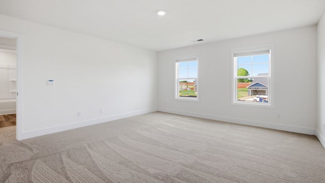 Spacious, unfurnished interior of a new home in Millstone Village, Morristown (Image 33).