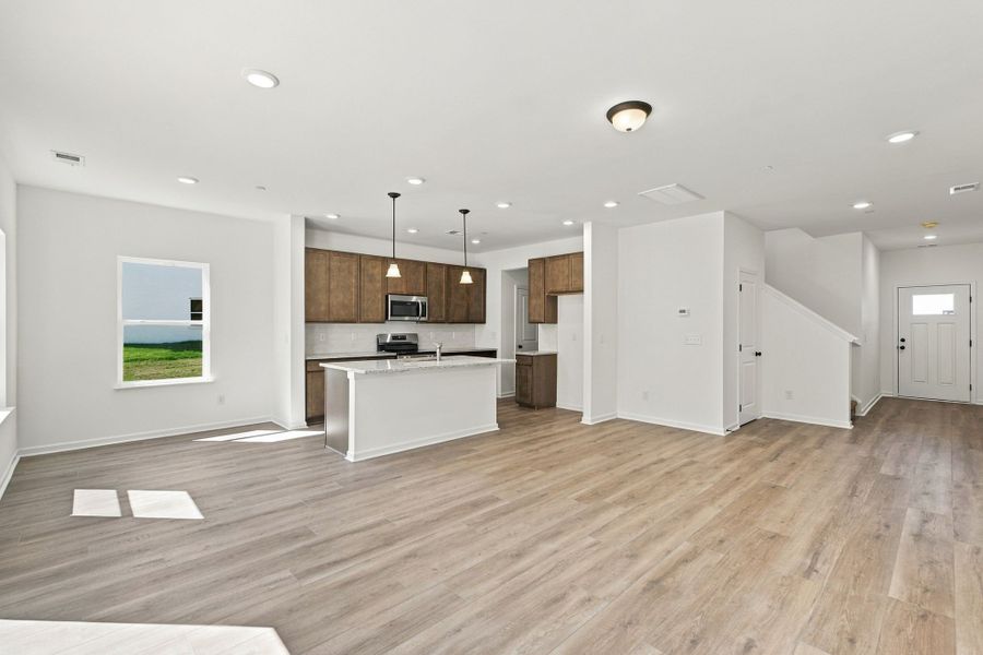 Spacious, unfurnished interior of a new home in Laurelwood Park, Gallatin (Image 12).