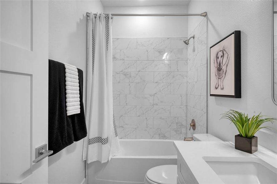 Furnished interior view inside a new home in , Farmers Branch (Image 29).