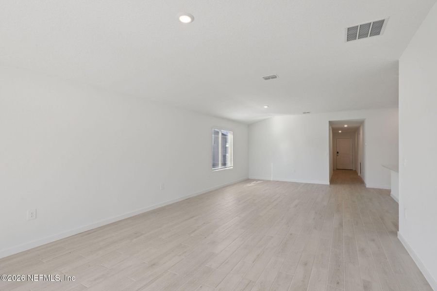 Spacious, unfurnished interior of a new home in Cypress Meadows - Signature Series, Jacksonville (Image 23).