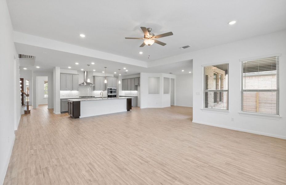 Spacious, unfurnished interior of a new home in Bluffview Reserve, Leander (Image 46).