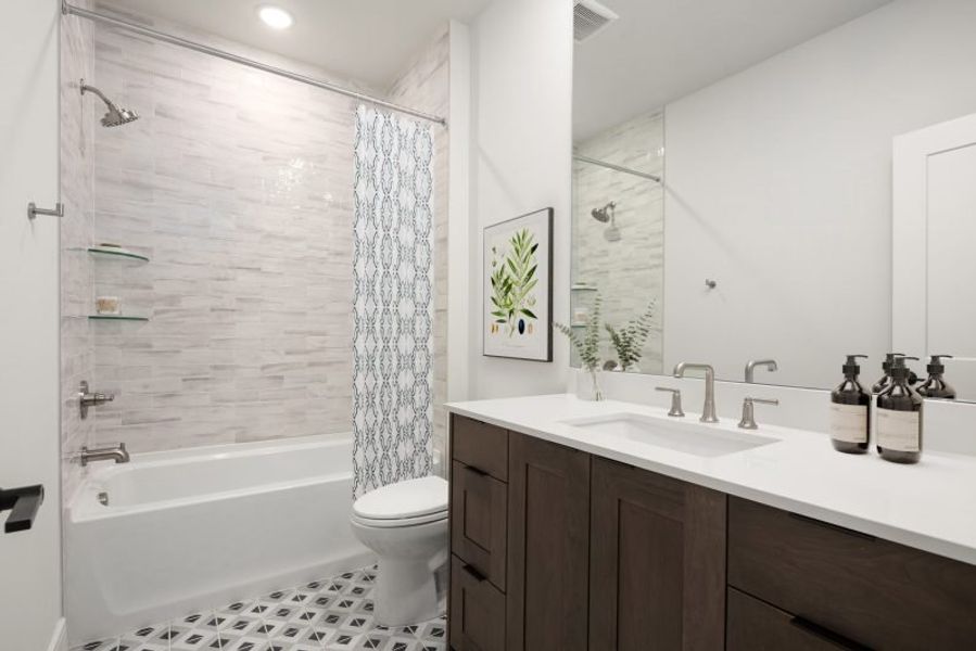 Furnished interior view inside a new home in Linkside Las Colinas, Irving (Image 20).