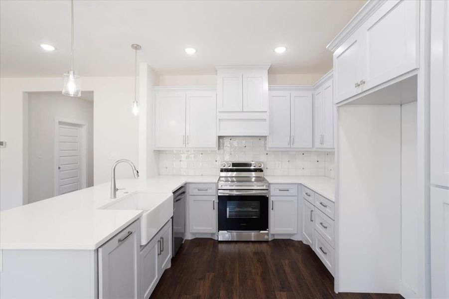 Furnished interior view inside a new home in , Sherman (Image 5).