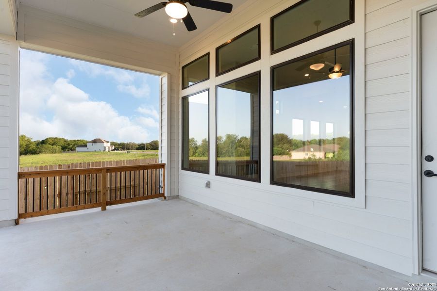 Image 61 of a home in Nolte Farms.