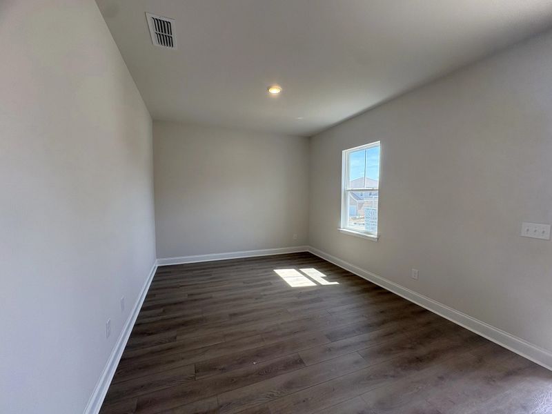 Spacious, unfurnished interior of a new home in Cades Bluff, Lebanon (Image 11).