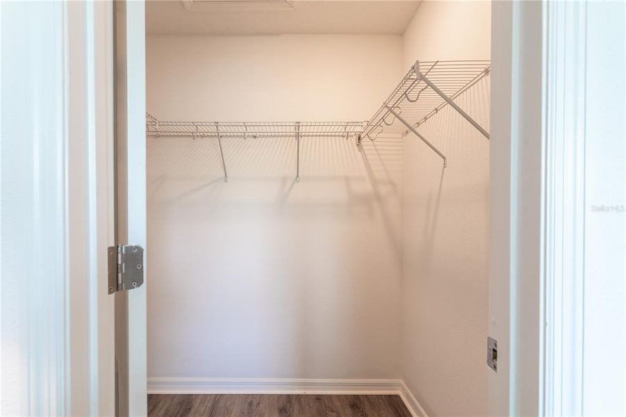 Spacious, unfurnished interior of a new home in , Sarasota (Image 29).