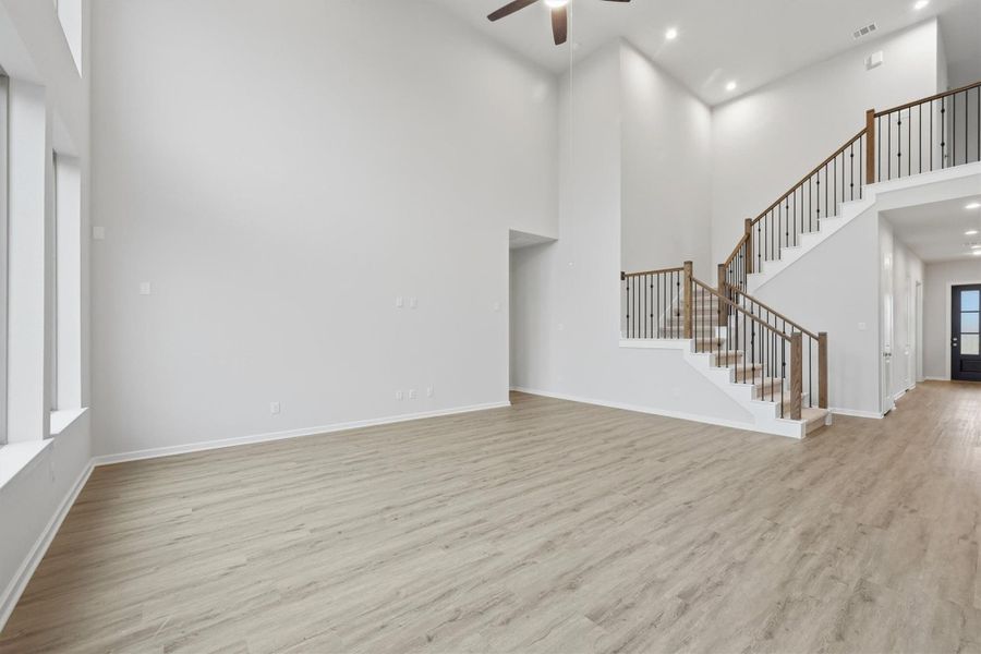 Spacious, unfurnished interior of a new home in Canterra Creek  60', Iowa Colony (Image 22).