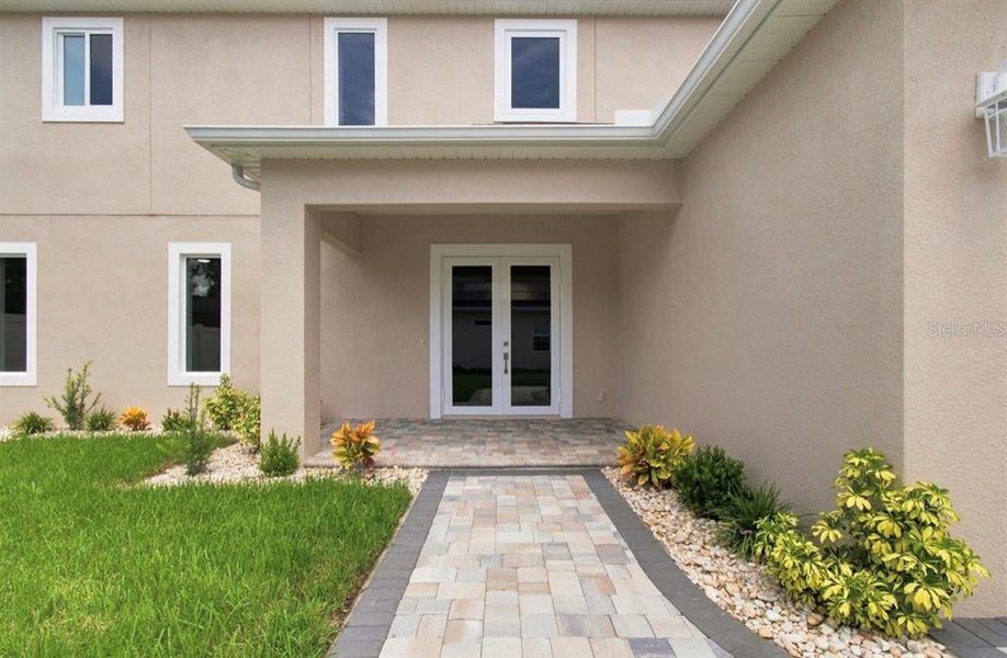 Exterior details and patio area of a home in , Tampa (Image 40).