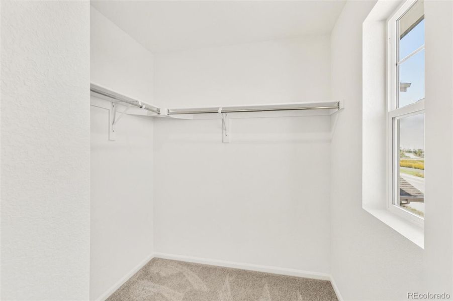 Spacious, unfurnished interior of a new home in , Aurora (Image 10).