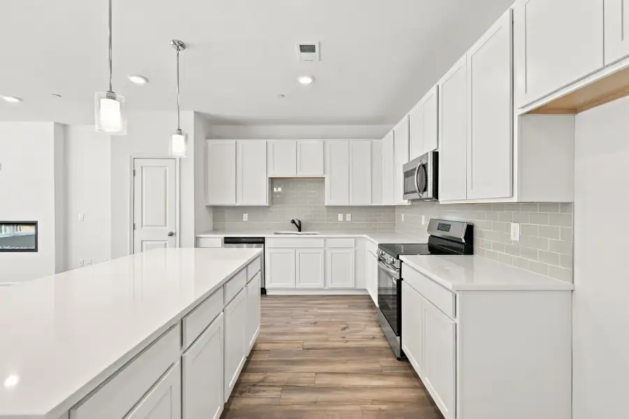 Furnished interior view inside a new home in Laurelwood Park, Gallatin (Image 8).
