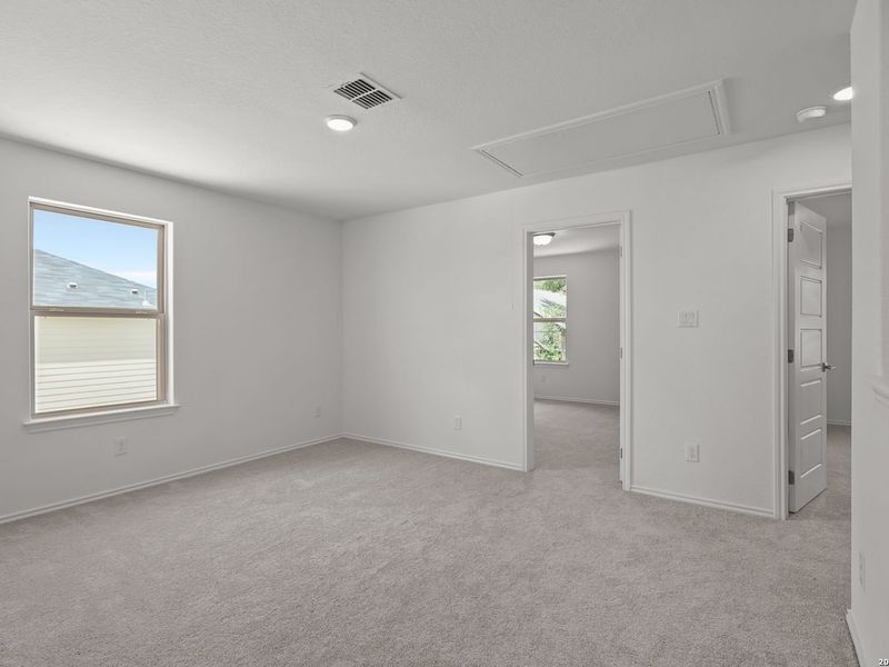 Spacious, unfurnished interior of a new home in Meadows at Oak Creek, San Antonio (Image 29). Spacious, unfurnished interior of a new home in Meadows at Oak Creek, San Antonio (Image 29).