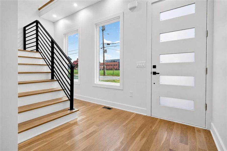 Spacious, unfurnished interior of a new home in , Atlanta (Image 16).