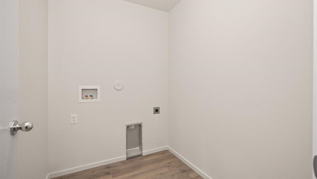 Representative unfurnished interior of a home built from the Sierra by D.R. Horton in Tara Vista, Gainesville (Image 21).