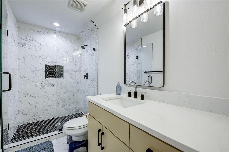 Furnished interior view inside a new home in , Granbury (Image 11).