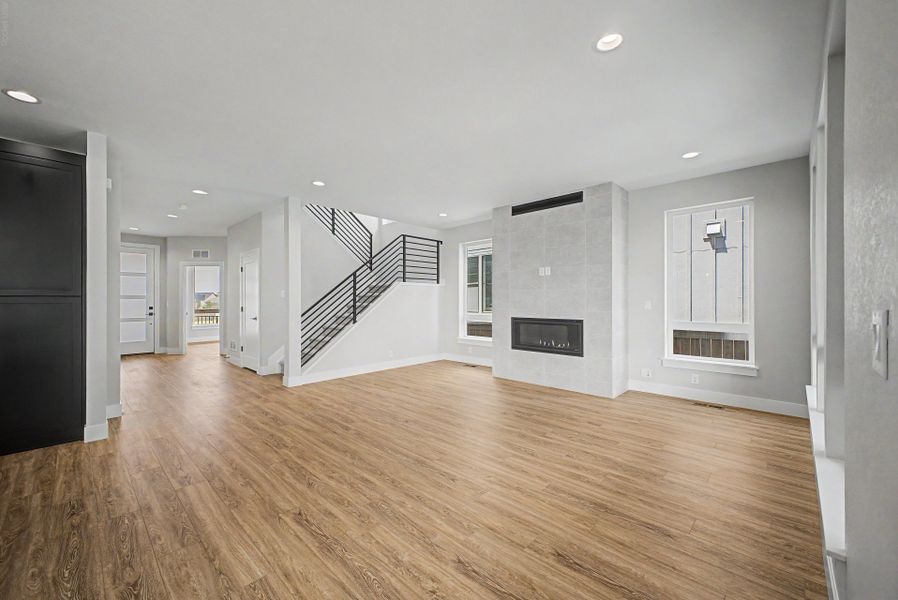 Spacious, unfurnished interior of a new home in West Grange, Longmont (Image 12). Spacious, unfurnished interior of a new home in West Grange, Longmont (Image 12).