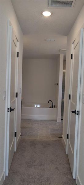 Spacious, unfurnished interior of a new home in Royal Highlands, Brooksville (Image 12). Spacious, unfurnished interior of a new home in Royal Highlands, Brooksville (Image 12).