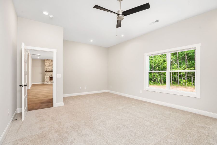 Spacious, unfurnished interior of a new home in Flint Farms, Concord (Image 36).
