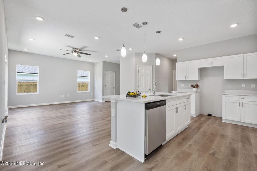 Spacious, unfurnished interior of a new home in , Fleming Island (Image 13).