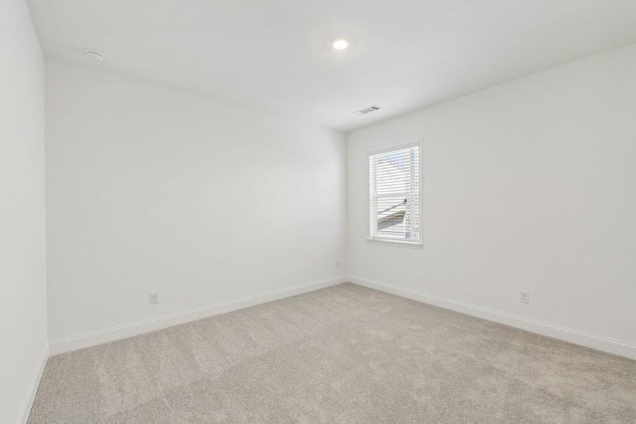 Spacious, unfurnished interior of a new home in Auburn Glen, Dacula (Image 23).