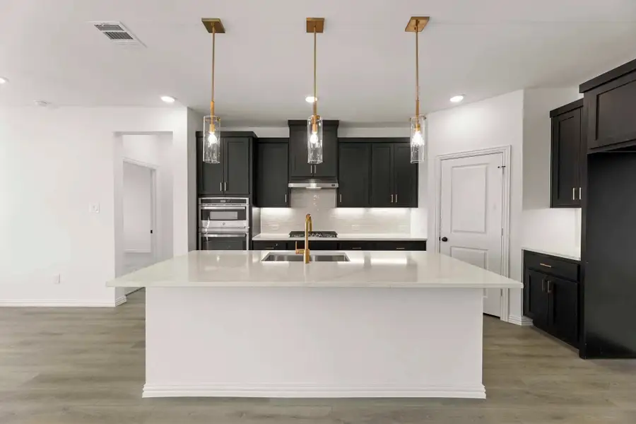 Kitchen Representative Photo featuring the Oxford Collection Kitchen Representative Photo featuring the Oxford Collection