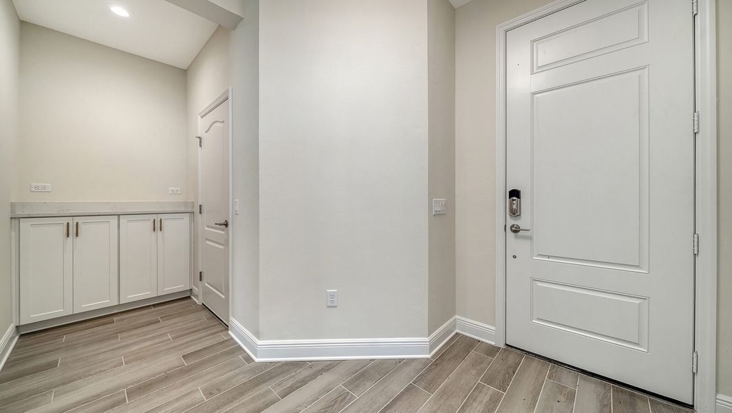 Spacious, unfurnished interior of a new home in Wildleaf at North River Ranch, Parrish (Image 28).