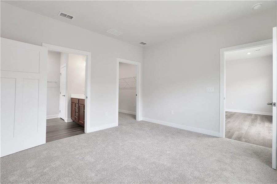 Spacious, unfurnished interior of a new home in , Hoschton (Image 6).