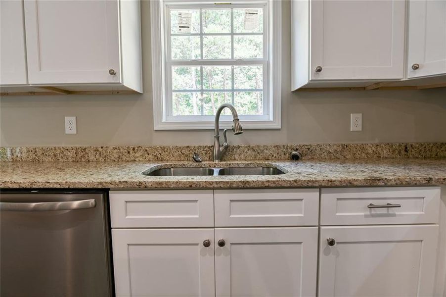 Furnished interior view inside a new home in , Dahlonega (Image 4).