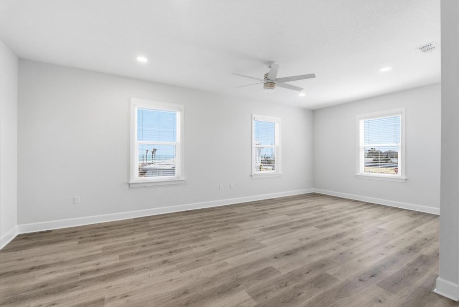 Spacious, unfurnished interior of a new home in Beachview Cove, Ormond Beach (Image 50).