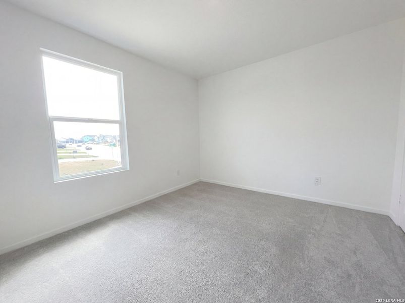 Spacious, unfurnished interior of a new home in Waters Edge, Seguin (Image 12).