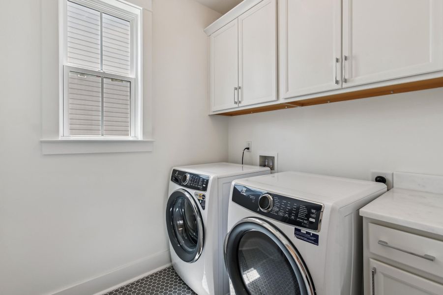 Furnished interior view inside a new home in Windsor Crossing, North Charleston (Image 10).