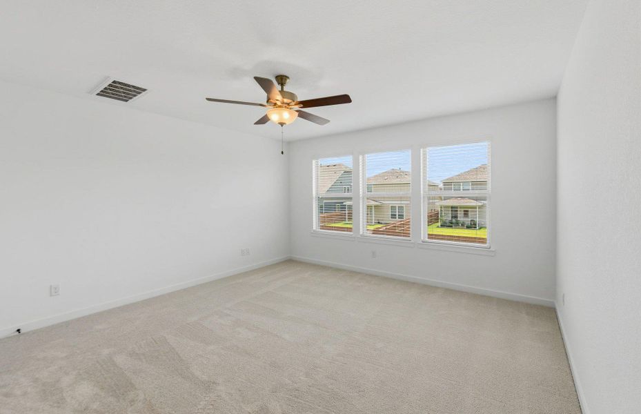 Spacious, unfurnished interior of a new home in Santa Rita Ranch, Liberty Hill (Image 22).