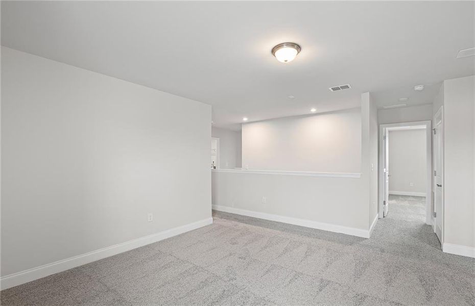 Spacious, unfurnished interior of a new home in Overland, Locust Grove (Image 27).