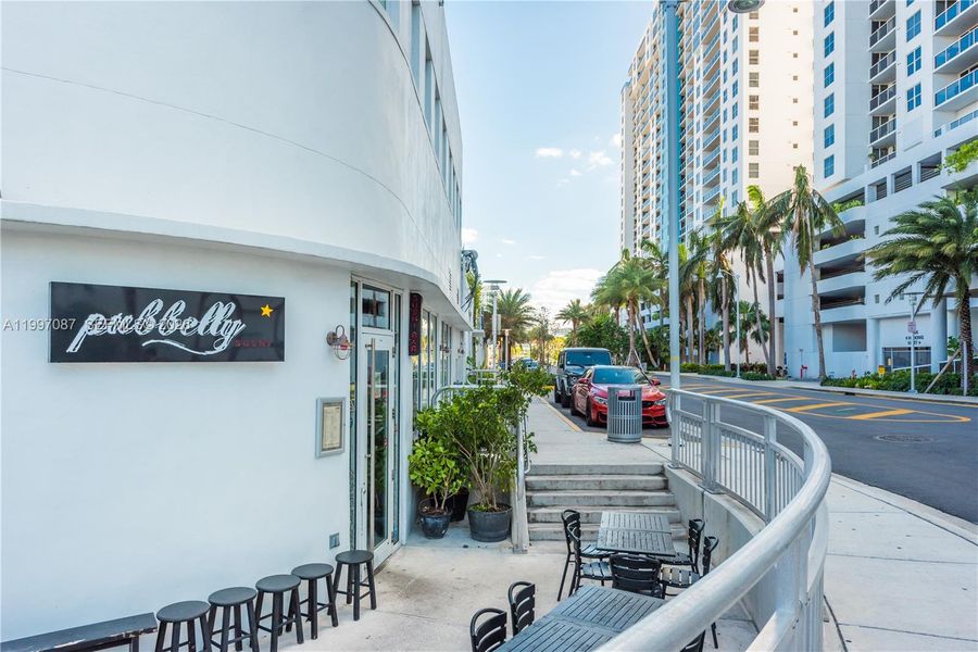 Condo located in Miami Beach, FL showcasing its design and architecture (Image 4). Condo located in Miami Beach, FL showcasing its design and architecture (Image 4).