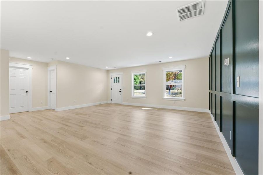 Spacious, unfurnished interior of a new home in , Cartersville (Image 14).