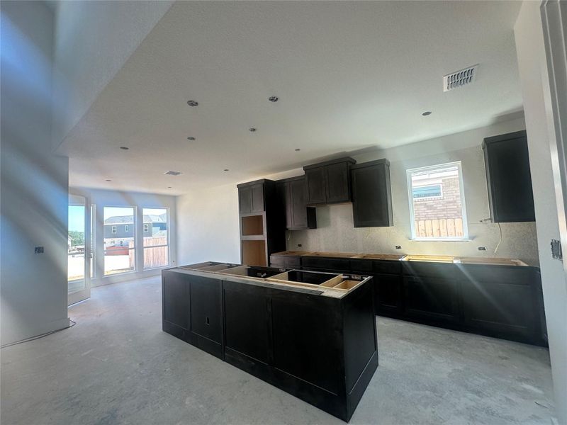 Light & Bright Open Concept Kitchen & Casual Dining